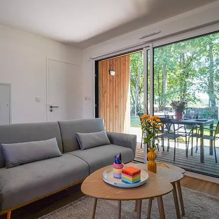 N°14, Piscine Commune, 2 * Nesmy
