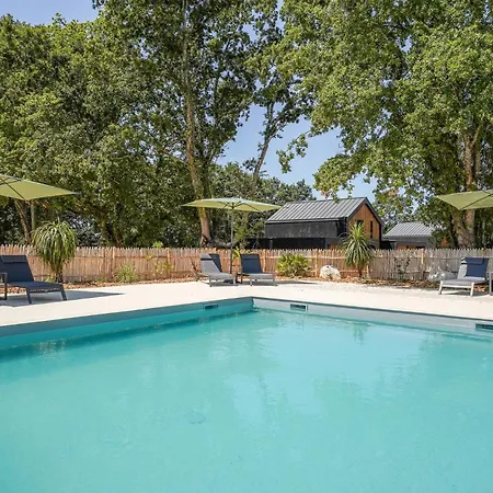 Nyaraló N°14, Piscine Commune, 2 Nesmy